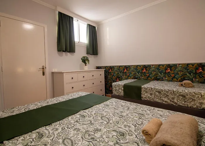 Loropalm アパート アロナ